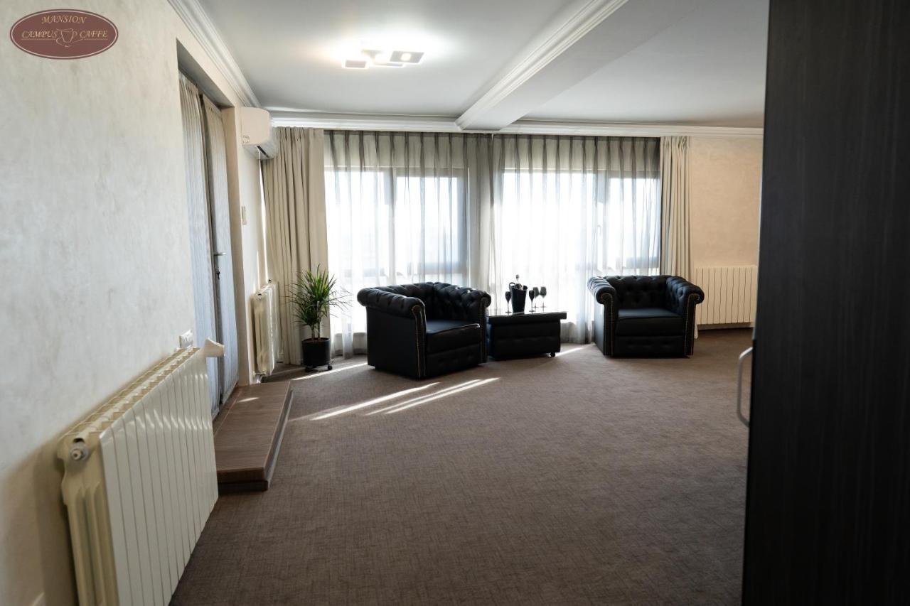 Hotel Campus Caffe Mansion Buzau Exterior foto