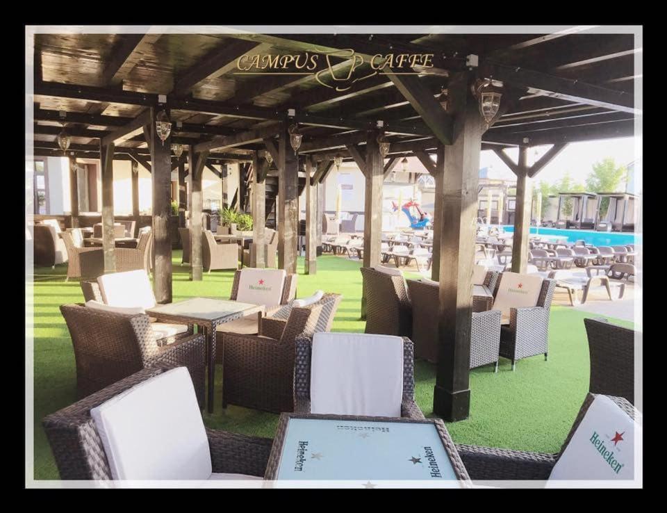 Hotel Campus Caffe Mansion Buzau Exterior foto