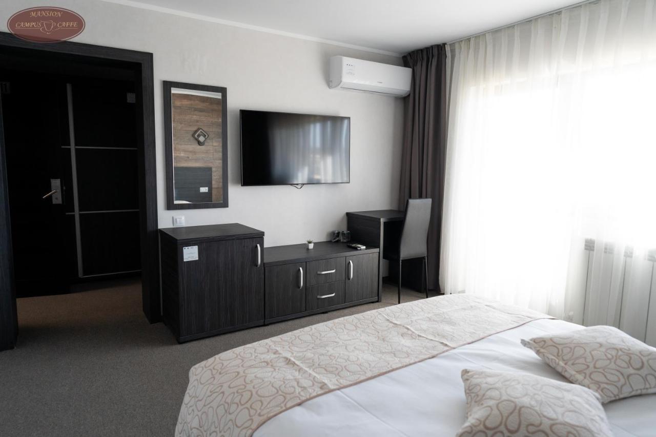 Hotel Campus Caffe Mansion Buzau Exterior foto