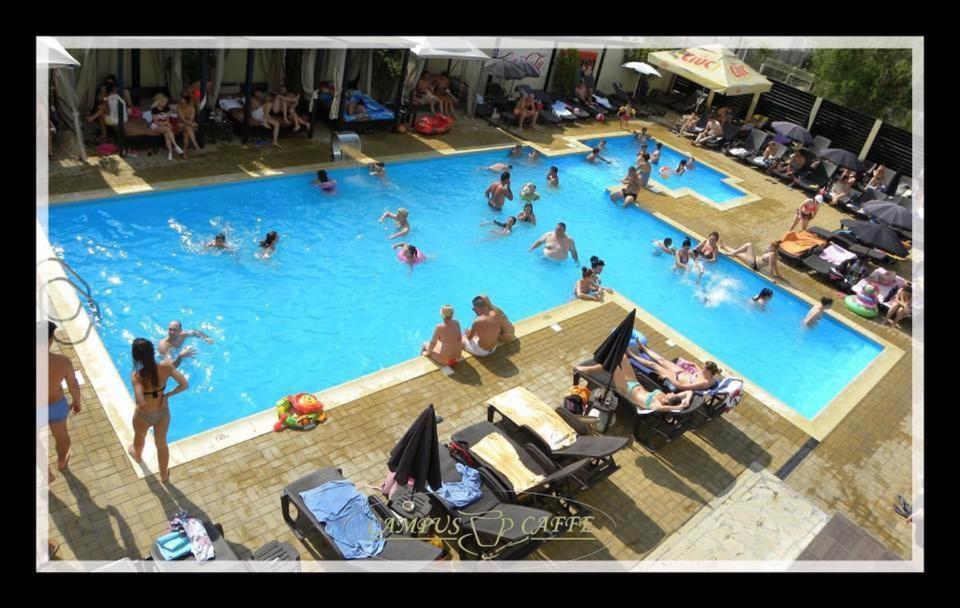 Hotel Campus Caffe Mansion Buzau Exterior foto