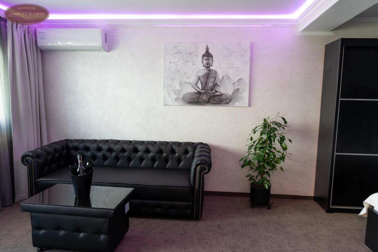 Hotel Campus Caffe Mansion Buzau Exterior foto